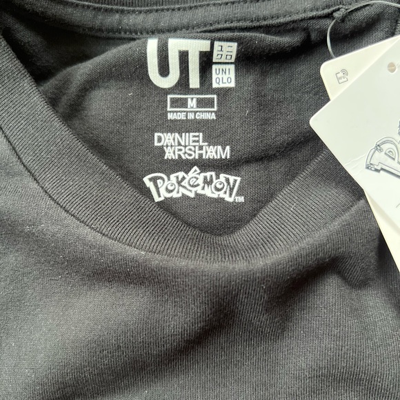 NEW Uniqlo Daniel Arsham Pokemon Pikachu Men’s size MEDIUM Short Sleeve T-shirt - Picture 2 of 4